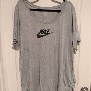 Nike Women's Heather Gray Short Sleeve Tee